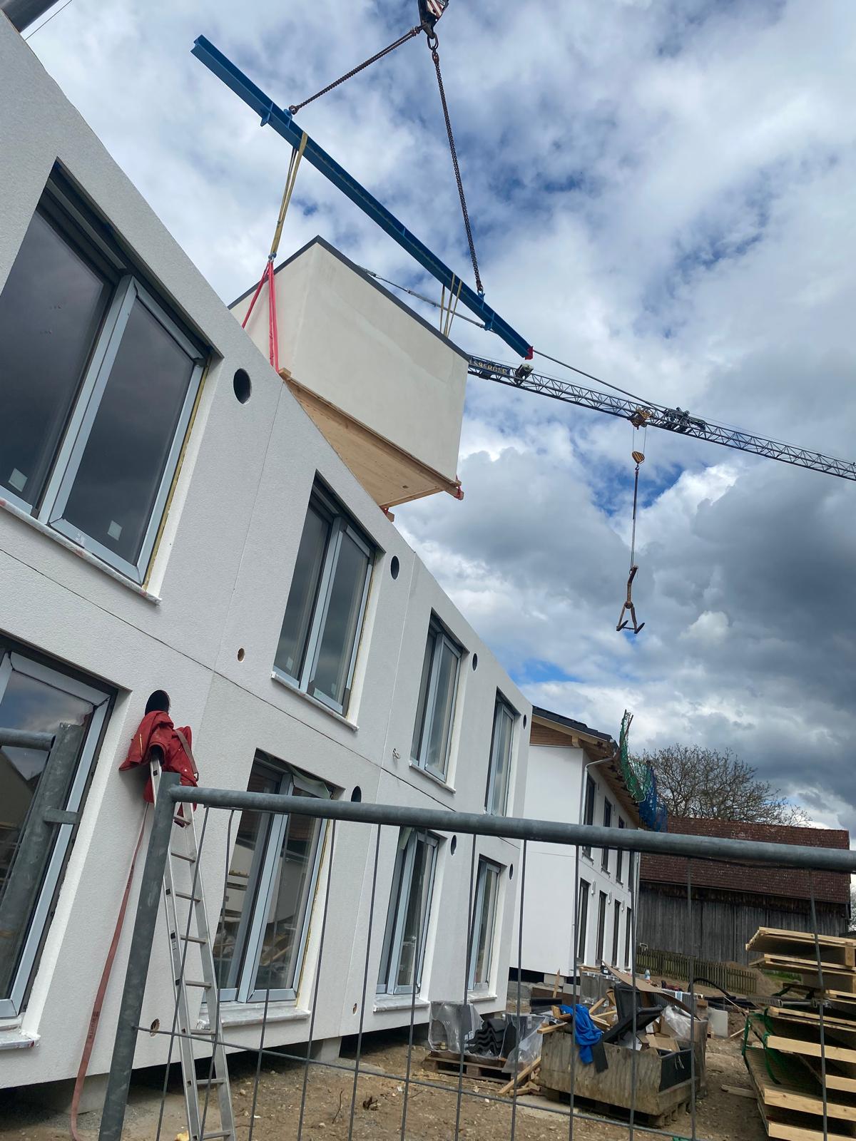 Baustelle Altenthann - Die Module werden zusammengesetzt.