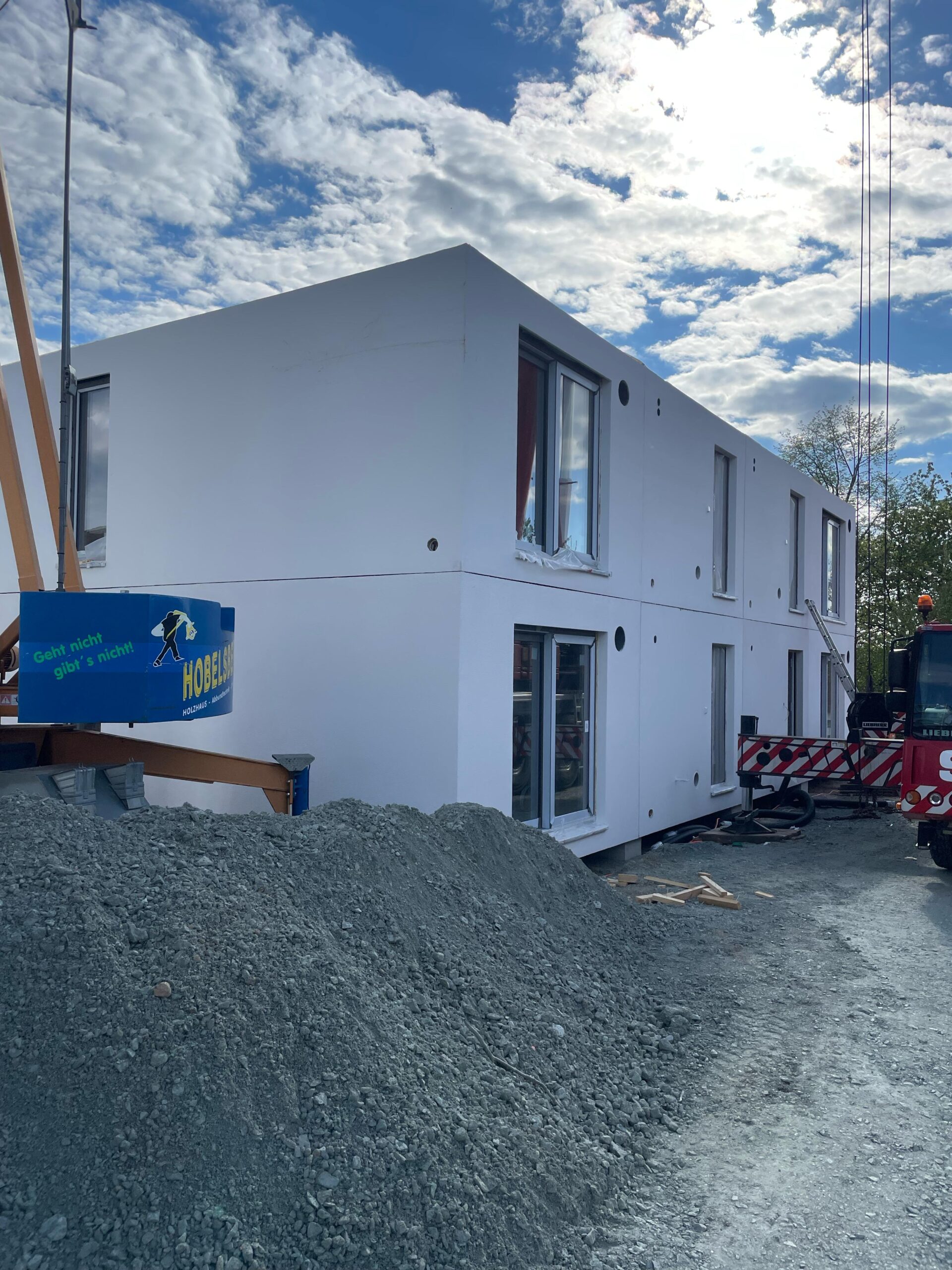 Baustelle Altenthann - Mehrfamilienhaus, Satteldach fehlt noch