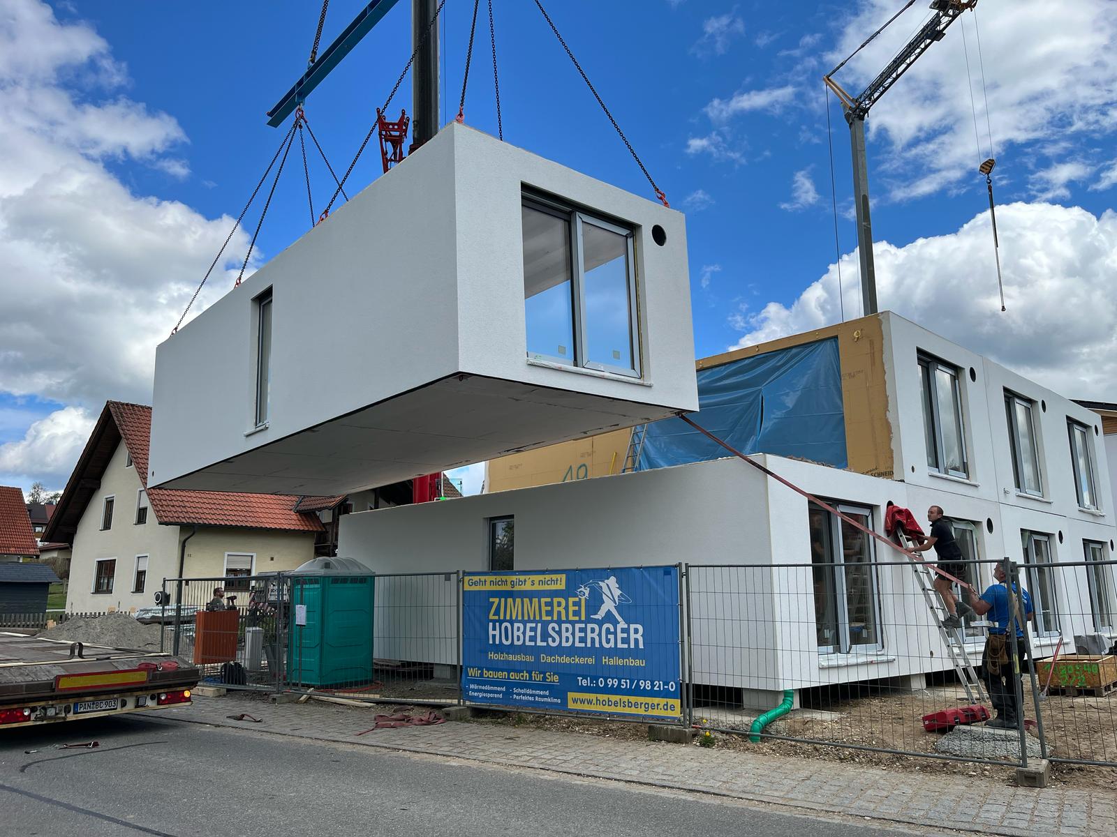 Baustelle Altenthann - Die Module werden zusammengesetzt.